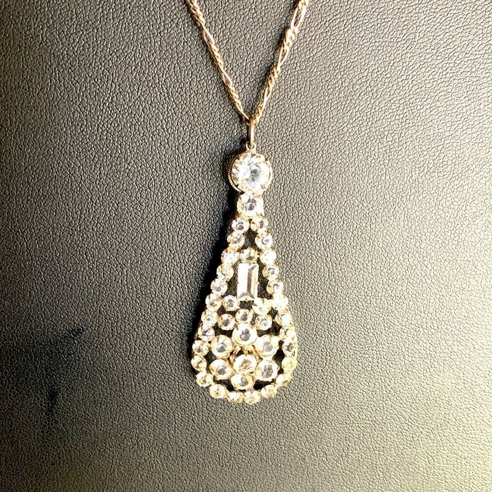 Gorgeous Vintage Oval Shining Rhinestone pendant Necklace, in Silver, Stamped